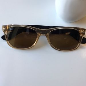 Ray-Ban New Wayfarer Classic Black frame